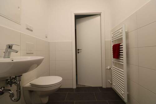 Beispiel Bad mit Wanne - 3 Zimmer Etagenwohnung zur Miete in Freiberg
