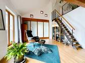 Wohnbereich OG mit Treppe zur Galerie - 