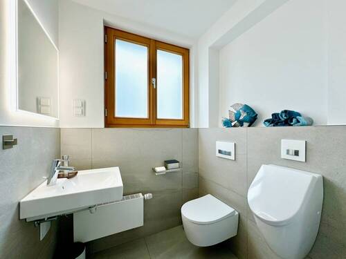 Gäste-WC - 7 Zimmer Einfamilienhaus in Bielefeld / Stieghorst