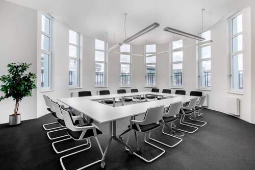 Regus Fleischmarkt 2526 Wien Austria Large Meeting - Büro in Berlin zur Miete