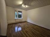 Schlafzimmer - 3 Zimmer Etagenwohnung zur Miete in Tackesdorf