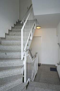 Treppenhaus - Etagenwohnung mit 65,00 m&sup2; in Bremen zur Miete