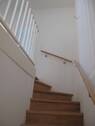Treppe ins Obergeschoss - 4 Zimmer Doppelhaushälfte in Hamburg