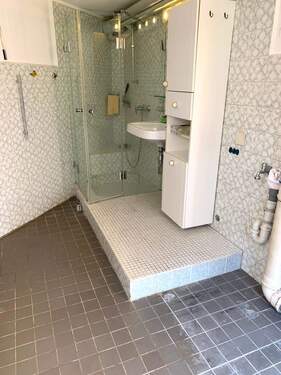 Duschbereich im Hauswirtschaftraum (HW) im UG.jpeg - 