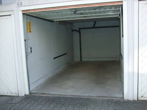 auf Wunsch mit Garage - 