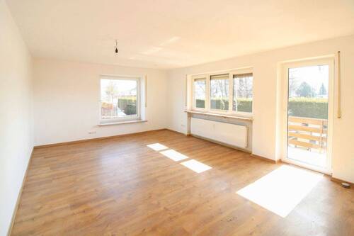 Wohnzimmer - Etagenwohnung mit 98,70 m² in Bruckmühl zum Kaufen