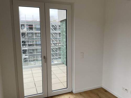 Kind 3 od. Büro mit Loggia - 