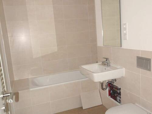 Elegantes Bad mit moderner Ausstattung - 