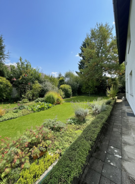 Garten - 1 Zimmer Mehrfamilienhaus, Wohnhaus in Frankfurt am Main