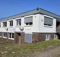 Firmenhalle Industriehalle mit Bürotrakt - Kalletal-Erder