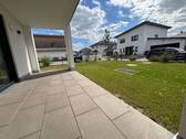 Terrasse, Garten.jpg - 3-Zimmer-Neubauwohnung (4) mit Garten am Frohnauer Weiher in Plattling