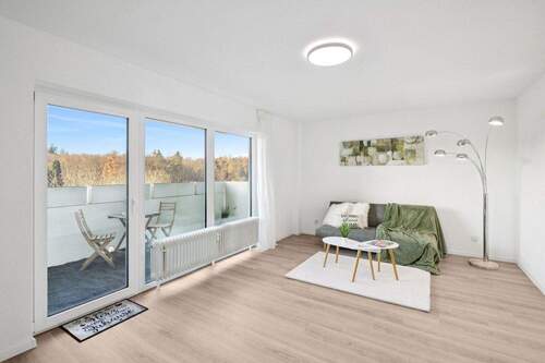 Helles Wohnzimmer - Bezugsfertige und helle 4-Zimmer Wohnung in St.Ingbert - provisionsfrei vom Eigentümer