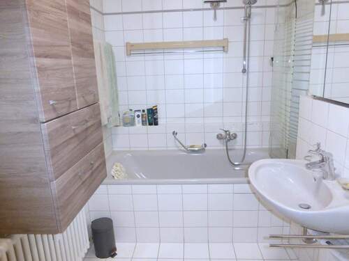 Bad mit WC, Blick 2 - 