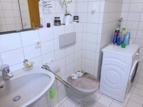 Bad mit WC, Blick 3 - 