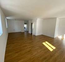 Top 2 ZKB-Wohnung im 1.OG mit Balkon, PKW-Stellplatz in Losheim am Seee zu vermieten!