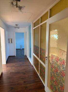 Flur - Etagenwohnung mit 92,50 m&sup2; in Böblingen zum Kaufen