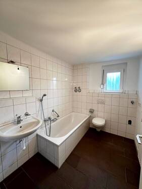 Bad mit wanne - Etagenwohnung mit 47,00 m&sup2; in Singen (Hohentwiel) zur Miete