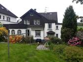 Gartenansicht - Ein - Zweifamilienhaus mit Handlungsbedarf zwischen Halver und Lüdenscheid