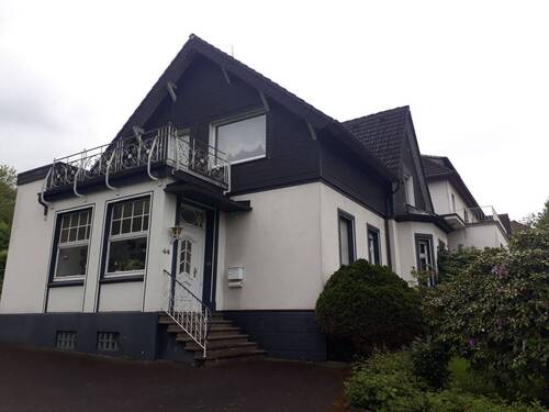 Vorderansicht - 7 Zimmer Einfamilienhaus zum Kaufen in Halver
