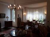 Wohnzimmer mit Erker im EG - Einfamilienhaus mit 250,00 m&sup2; in Halver zum Kaufen