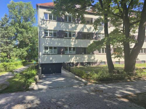 Straßenansicht Tiefgarage - 3 Zimmer Etagenwohnung in Berlin
