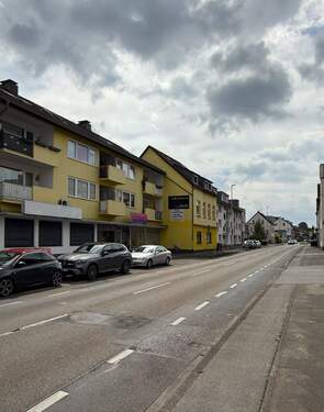 Strassenansicht - Loftartiges Wohnen + alles neu saniert + barrierefrei + Erstbezug + Stellplatz