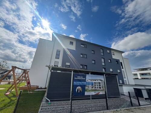 Hausansicht Ost.JPG - 2 Zimmer Etagenwohnung zum Kaufen in Plattling