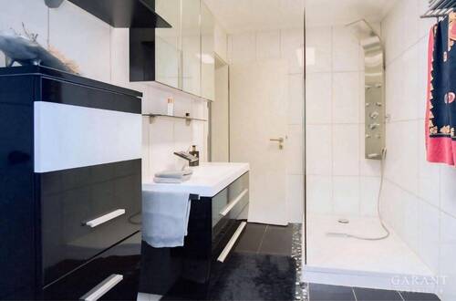 Badezimmer - Mehrfamilienhaus, Wohnhaus mit 206,00 m² in Pleidelsheim zum Kaufen