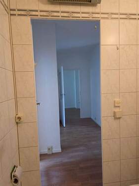 Eingangsbereich - 4 Zimmer Etagenwohnung zur Miete in Neubrandenburg