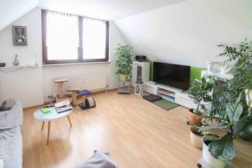 Wohnzimmer - 3 Zimmer Etagenwohnung zum Kaufen in Markranstädt