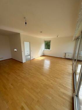 Wohnzimmer - 3 Zimmer Etagenwohnung zum Kaufen in Berlin