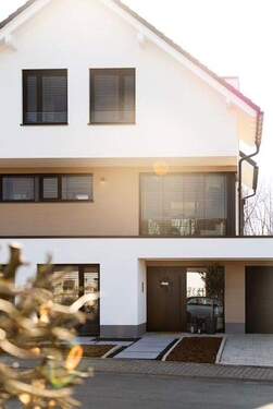 Außenansicht - Exklusives Einfamilienhaus in Bestlage - von privat