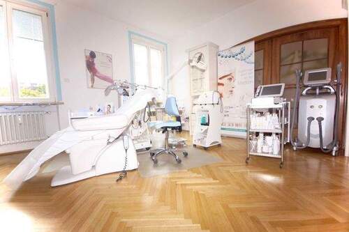 Behandlungsraum - Exklusives Kosmetikinstitut mit einem großen und erlesenen Kundenstamm in zentraler City-Lage im beliebtesten Stadtteil Münchens der 'Maxvorstadt'.