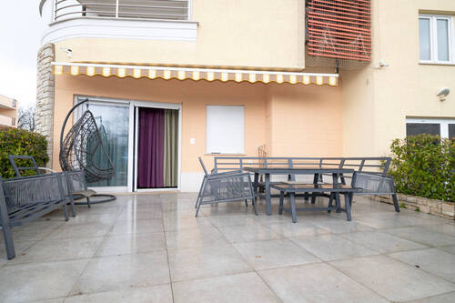 Außenansicht - Designer-Wohnung in direkter Meereslage bei Umag