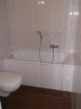 K800_Wannenbad - 4 Zimmer Etagenwohnung zur Miete in Görlitz