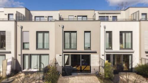 Hausrückseite - Charlott N°6, jetzt Ihre Gelegenheit - modernes Stadthaus in ruhiger Zentrumslage.