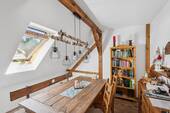 Zimmer im Dachgeschoss - 