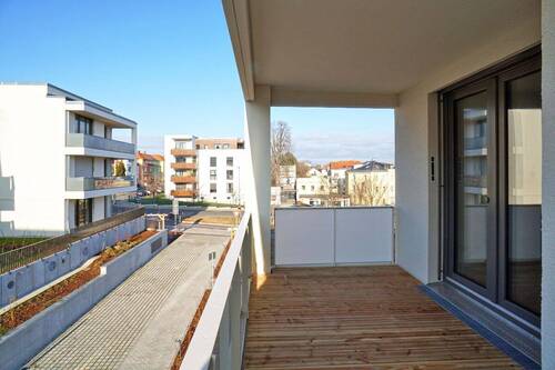 Balkon 2 - Familienwohnung mit 2 Balkonen - 1.850,00 EUR Kaltmiete, ca.  124,60 m² Wohnfläche