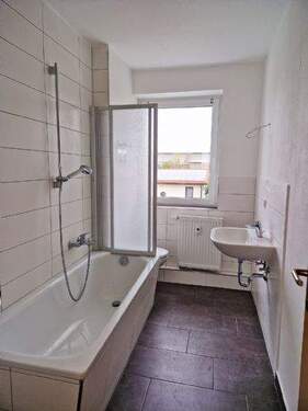 Bad - 3 Zimmer Etagenwohnung in Leisnig