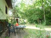 Sitzplatz hinter dem Haus - 