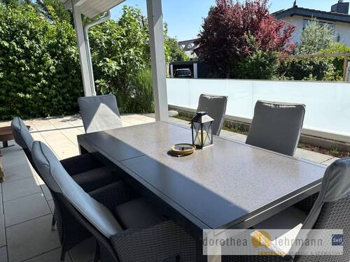 neue überdachte Terrasse - Hier geht der Traum vom freistehenden Einfamilienhaus für Sie in Erfüllung!