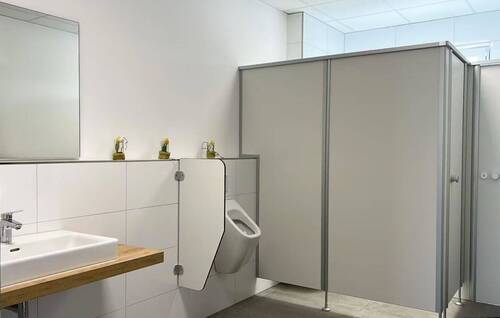 Moderne Toilettenanlage - Büro in Weingarten zur Miete