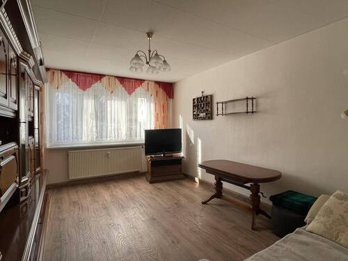 Wohnzimmer - Etagenwohnung in Bad Lobenstein zur Miete