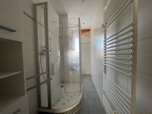 Tageslichtbad mit Dusche - 