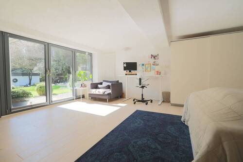 Ehemaliges Garagengebäude - 