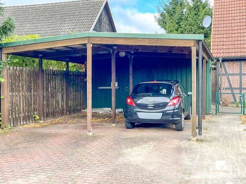 Carport - Mehrfamilienhaus, Wohnhaus mit 155,00 m&sup2; in Salzwedel OT Pretzier zum Kaufen