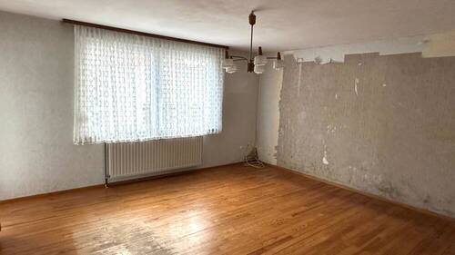 Wohnen EG - 8 Zimmer Mehrfamilienhaus, Wohnhaus in Mehlingen