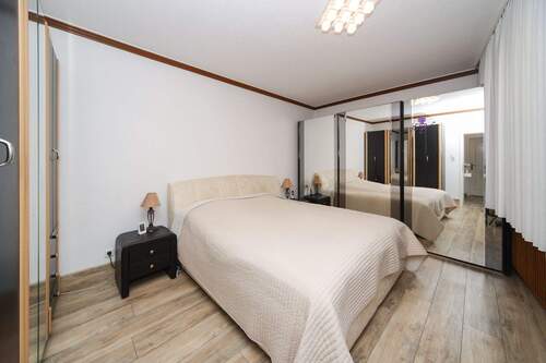 Schlafen - Mehrfamilienhaus, Wohnhaus mit 334,00 m&sup2; in Hagen zum Kaufen