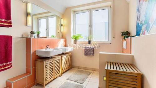 1. OG Badezimmer 1 - 