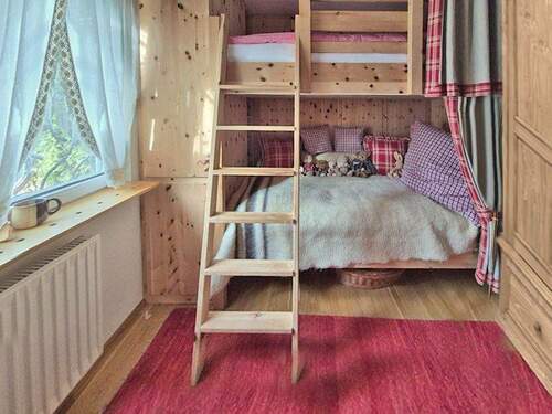 Zirbenholz-Kinderzimmer - 